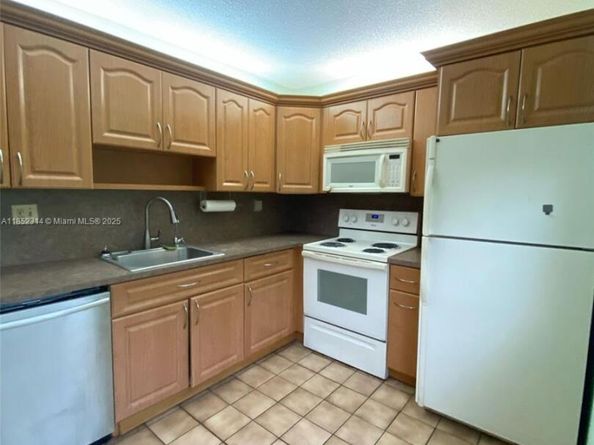 9420 Tangerine Pl 407, Davie FL 33324