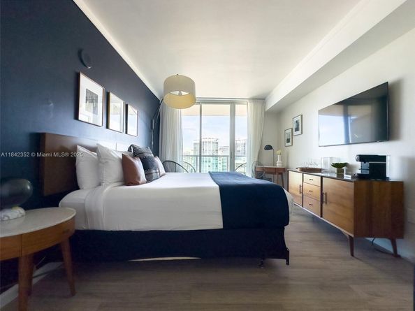 2889 Mcfarlane Rd 2008, Miami FL 33133