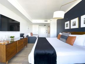 2889 Mcfarlane Rd 2008, Miami FL 33133