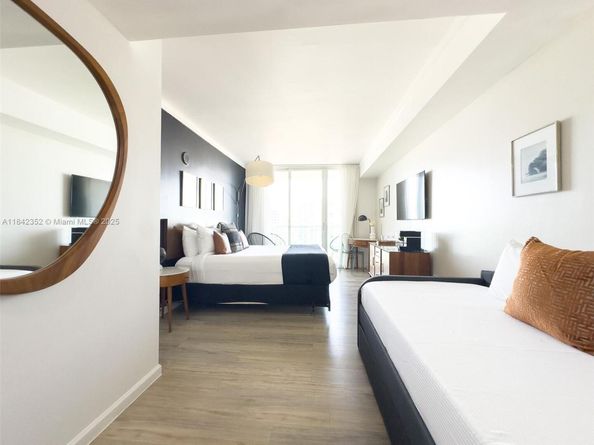 2889 Mcfarlane Rd 2008, Miami FL 33133