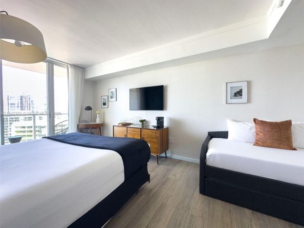 2889 Mcfarlane Rd 2008, Miami FL 33133