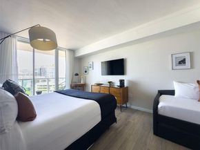 2889 Mcfarlane Rd 2008, Miami FL 33133