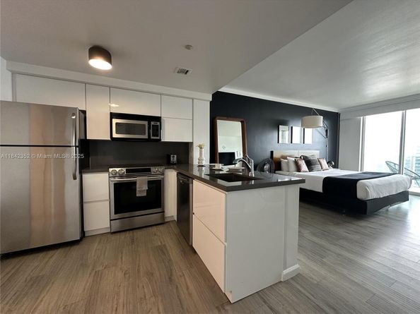 2889 Mcfarlane Rd 2008, Miami FL 33133