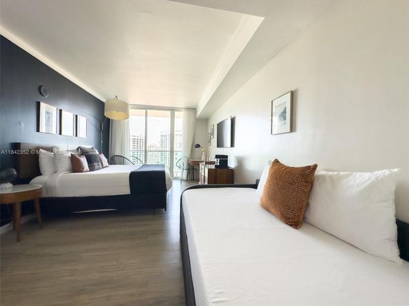 2889 Mcfarlane Rd 2008, Miami FL 33133