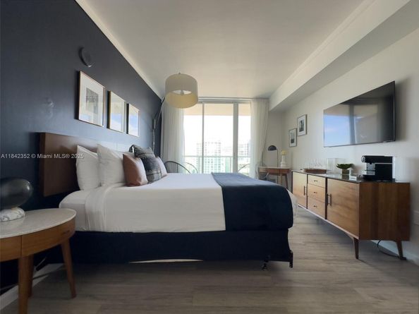 2889 Mcfarlane Rd 2008, Miami FL 33133