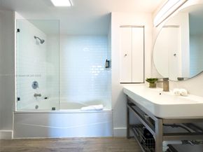 2889 Mcfarlane Rd 2008, Miami FL 33133