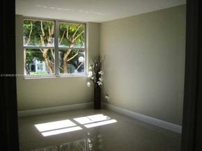 9001 SW 77th Ave C204, Miami FL 33156