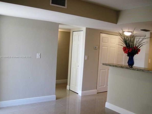 9001 SW 77th Ave C204, Miami FL 33156