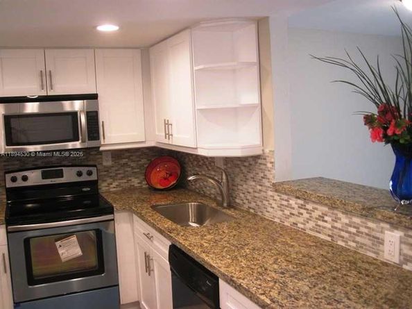 9001 SW 77th Ave C204, Miami FL 33156