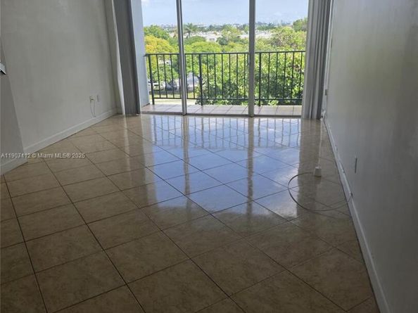 Undisclosed Address #A11907112, Miami FL 33172