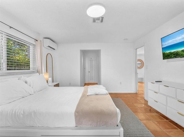 421 SW 18th St, Pompano Beach FL 33060