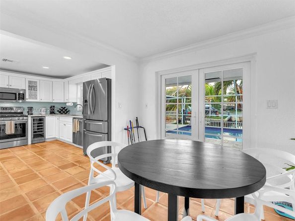 421 SW 18th St, Pompano Beach FL 33060