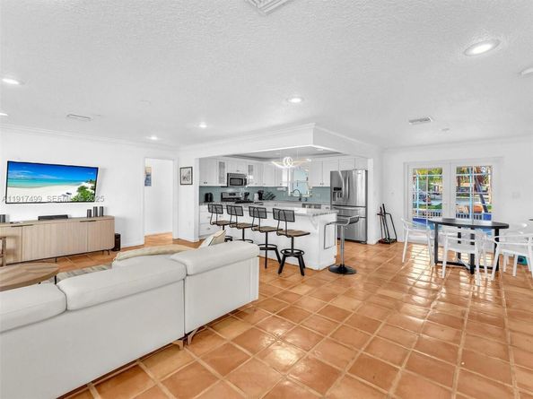 421 SW 18th St, Pompano Beach FL 33060