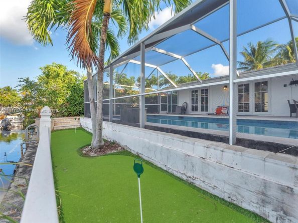 421 SW 18th St, Pompano Beach FL 33060