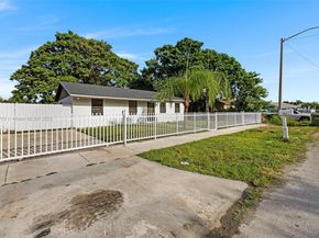 324 SW 16th Ter, Homestead FL 33030