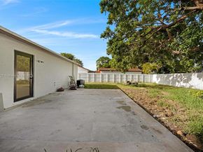 324 SW 16th Ter, Homestead FL 33030