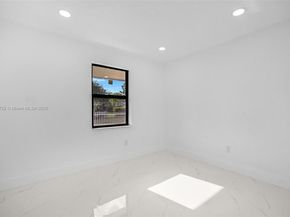 324 SW 16th Ter, Homestead FL 33030