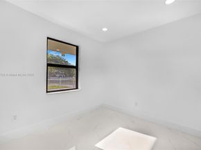 324 SW 16th Ter, Homestead FL 33030