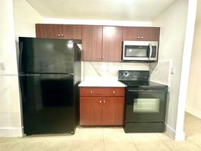 3947 NW 207th St Rd, Miami Gardens FL 33055