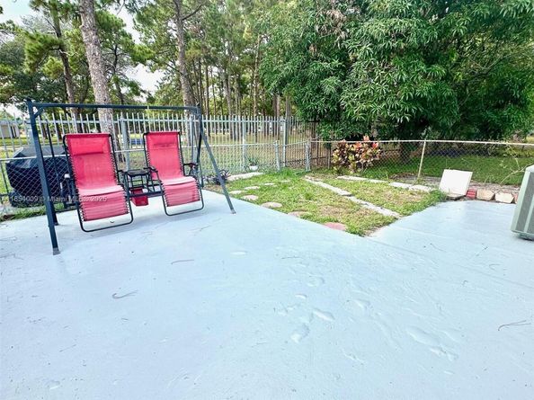 3947 NW 207th St Rd, Miami Gardens FL 33055