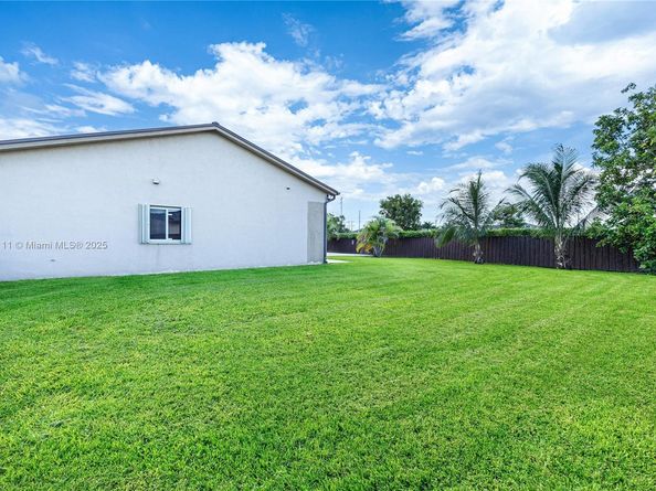 13261 SW 216th Ter, Miami FL 33170