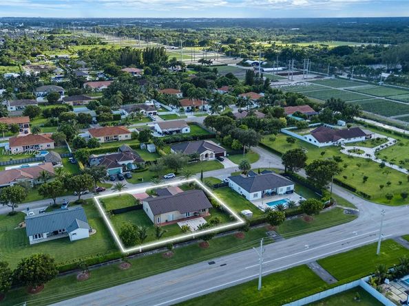 13261 SW 216th Ter, Miami FL 33170