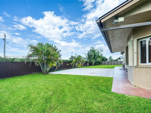 13261 SW 216th Ter, Miami FL 33170