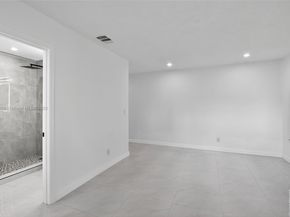 5526 Plunkett St, Hollywood FL 33021