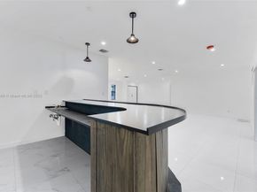 5526 Plunkett St, Hollywood FL 33021