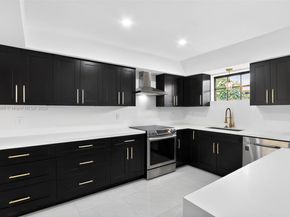 5526 Plunkett St, Hollywood FL 33021