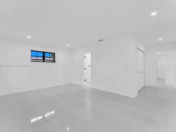 5526 Plunkett St, Hollywood FL 33021