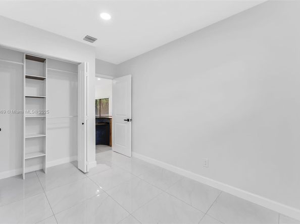 5526 Plunkett St, Hollywood FL 33021