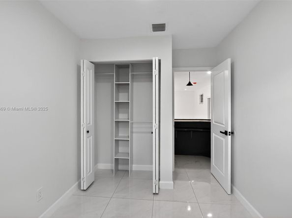 5526 Plunkett St, Hollywood FL 33021