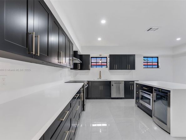 5526 Plunkett St, Hollywood FL 33021
