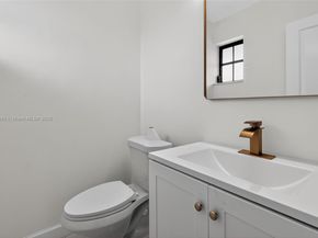 5526 Plunkett St, Hollywood FL 33021