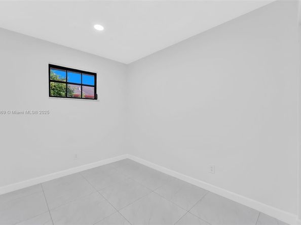5526 Plunkett St, Hollywood FL 33021