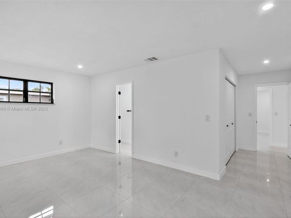 5526 Plunkett St, Hollywood FL 33021