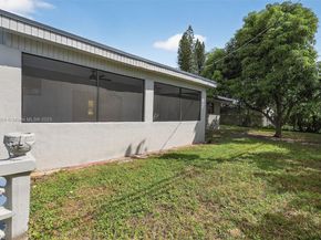 5526 Plunkett St, Hollywood FL 33021