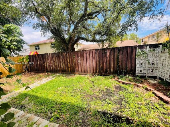 3911 Farragut St 3911, Hollywood FL 33021