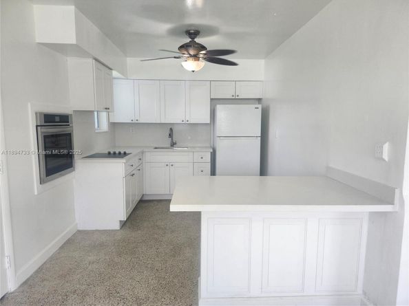 3245 SW 88th Ct, Miami FL 33165