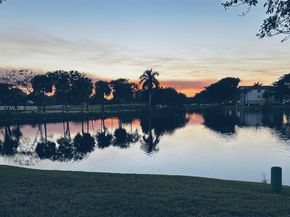 211 SW 87th Ter, Plantation FL 33324