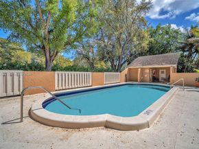 211 SW 87th Ter, Plantation FL 33324