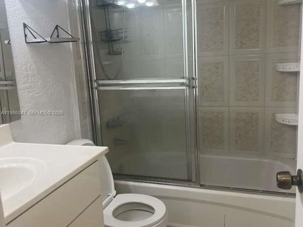4550 NW 9th St 114E, Miami FL 33126