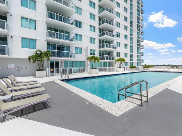 1861 NW S River Dr PH01, Miami FL 33125