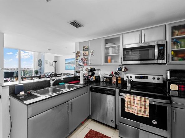 1861 NW S River Dr PH01, Miami FL 33125
