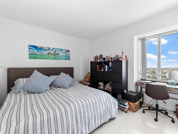 1861 NW S River Dr PH01, Miami FL 33125