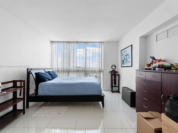 1861 NW S River Dr PH01, Miami FL 33125