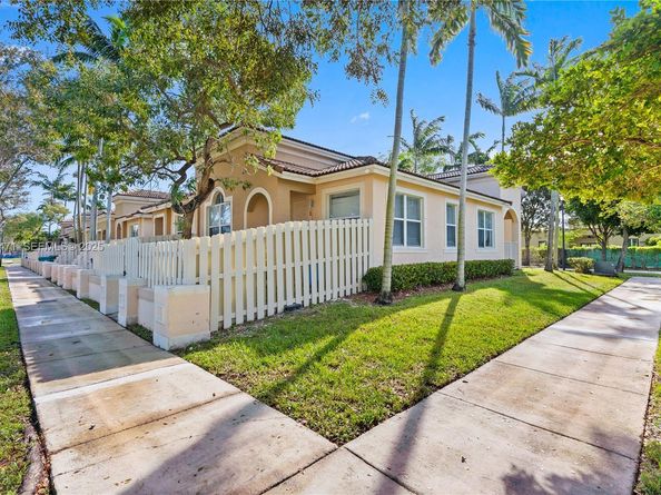 10997 SW 238th TER, Homestead FL 33032