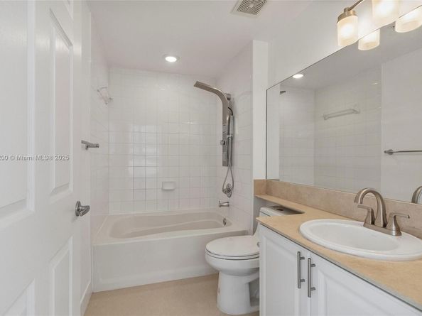 1155 Brickell Bay Dr PH202, Miami FL 33131