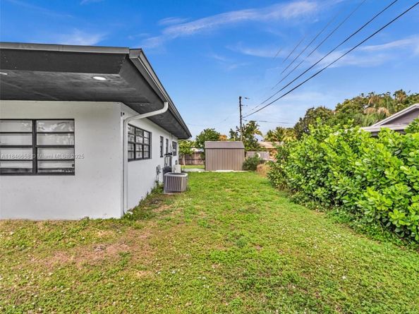 1930 NW 12th Ave, Fort Lauderdale FL 33311